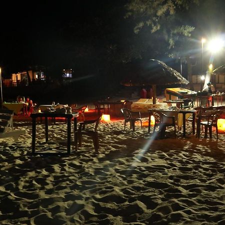Green Park Beach Hotel ตรินโคมาลี ภายนอก รูปภาพ