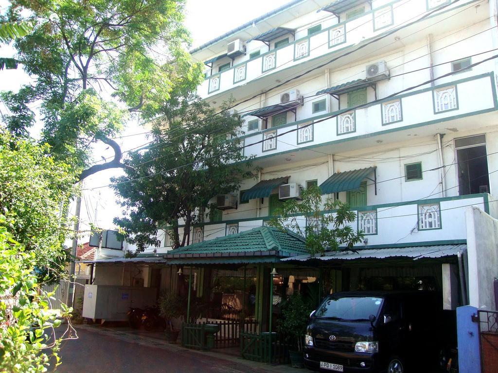 Green Park Beach Hotel ตรินโคมาลี ภายนอก รูปภาพ