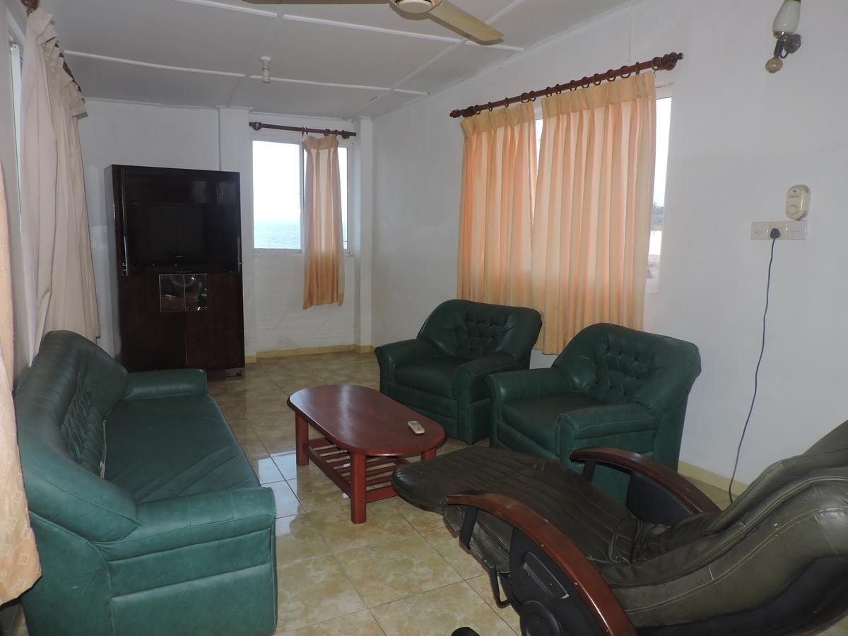 Green Park Beach Hotel ตรินโคมาลี ภายนอก รูปภาพ