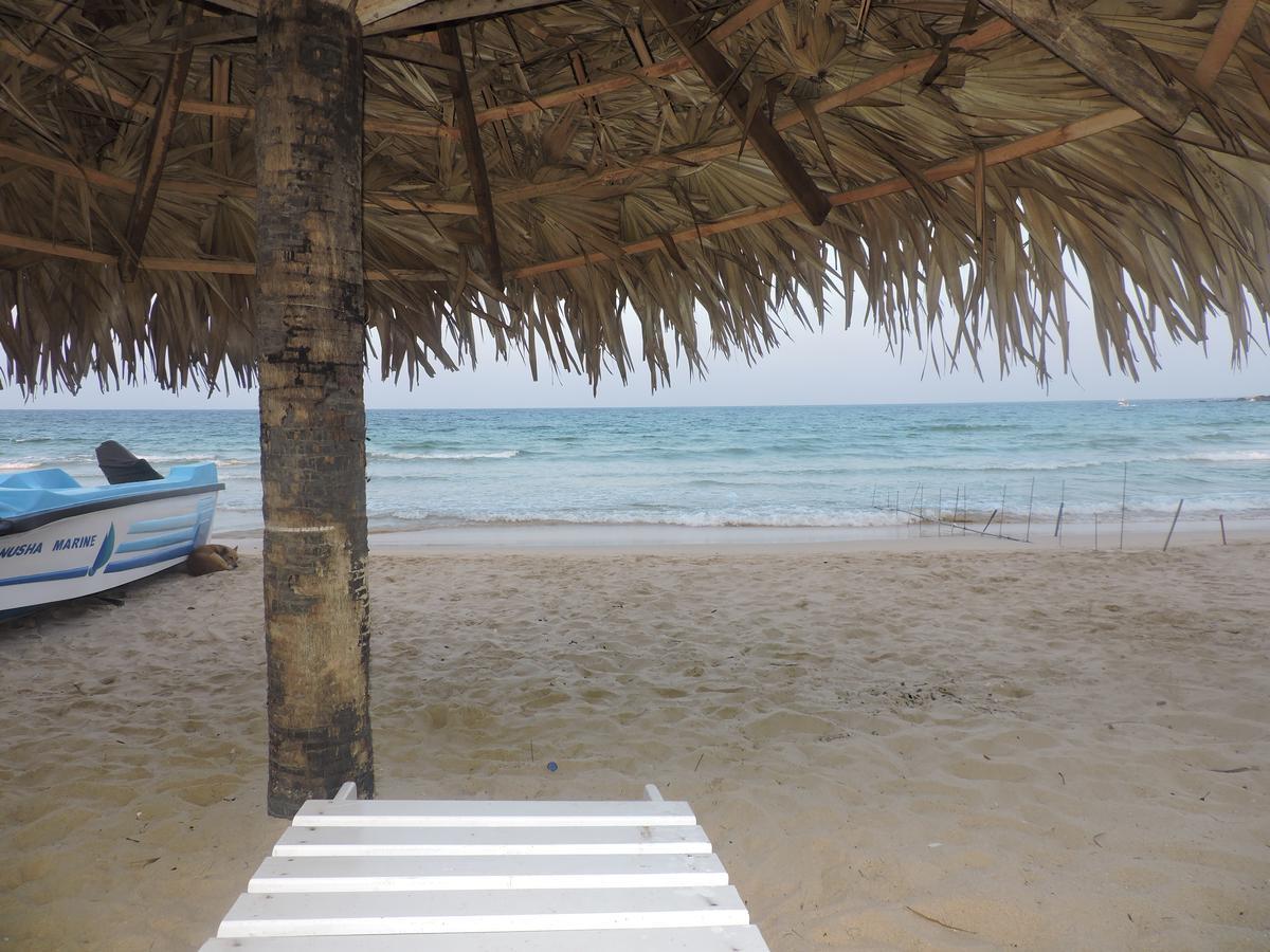 Green Park Beach Hotel ตรินโคมาลี ภายนอก รูปภาพ