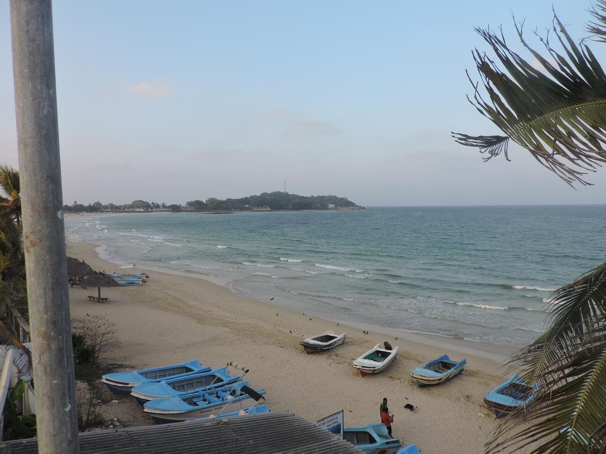 Green Park Beach Hotel ตรินโคมาลี ภายนอก รูปภาพ