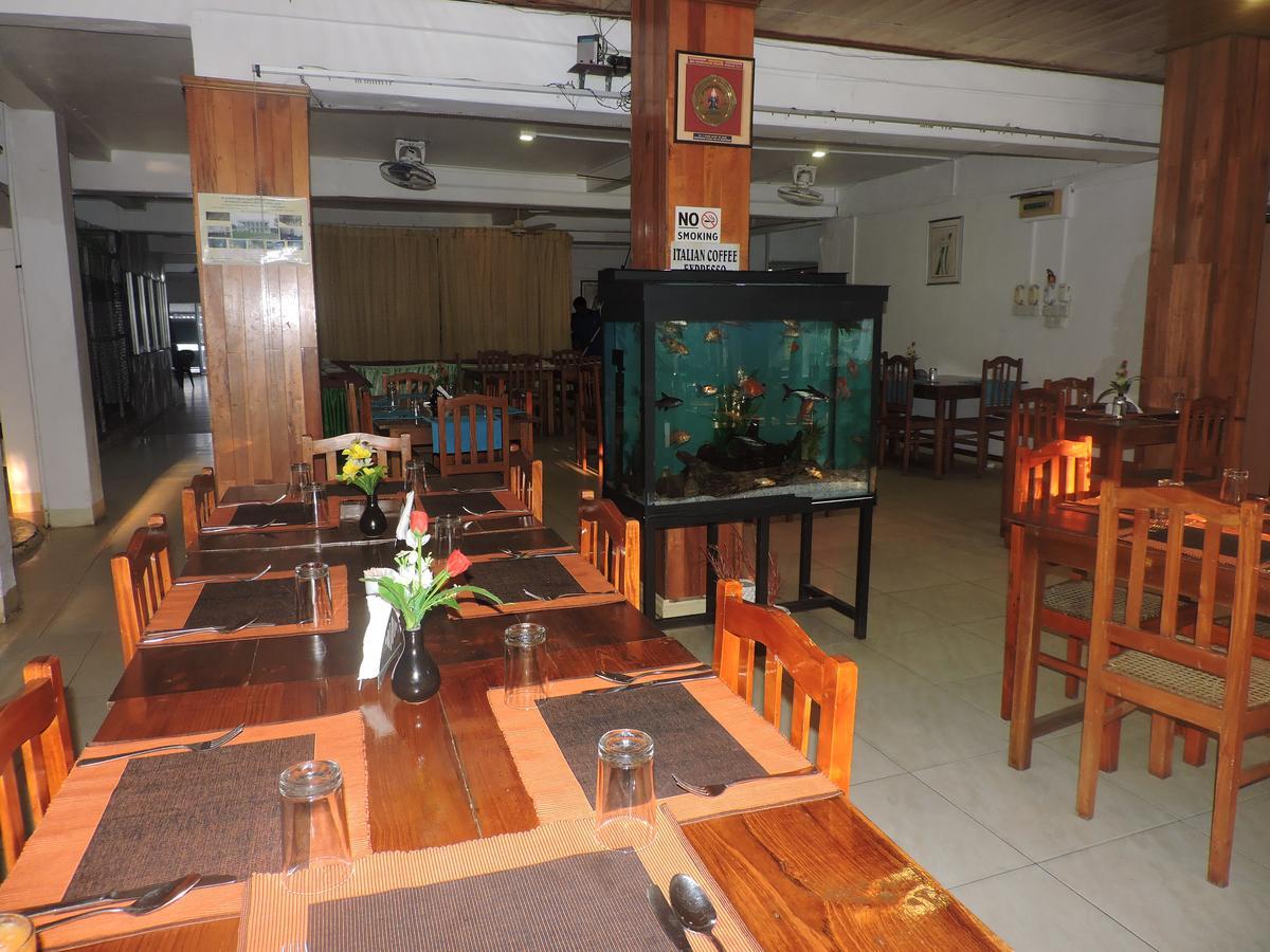 Green Park Beach Hotel ตรินโคมาลี ภายนอก รูปภาพ