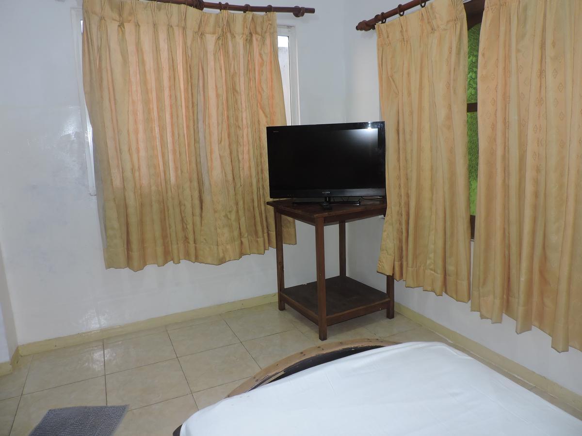 Green Park Beach Hotel ตรินโคมาลี ภายนอก รูปภาพ