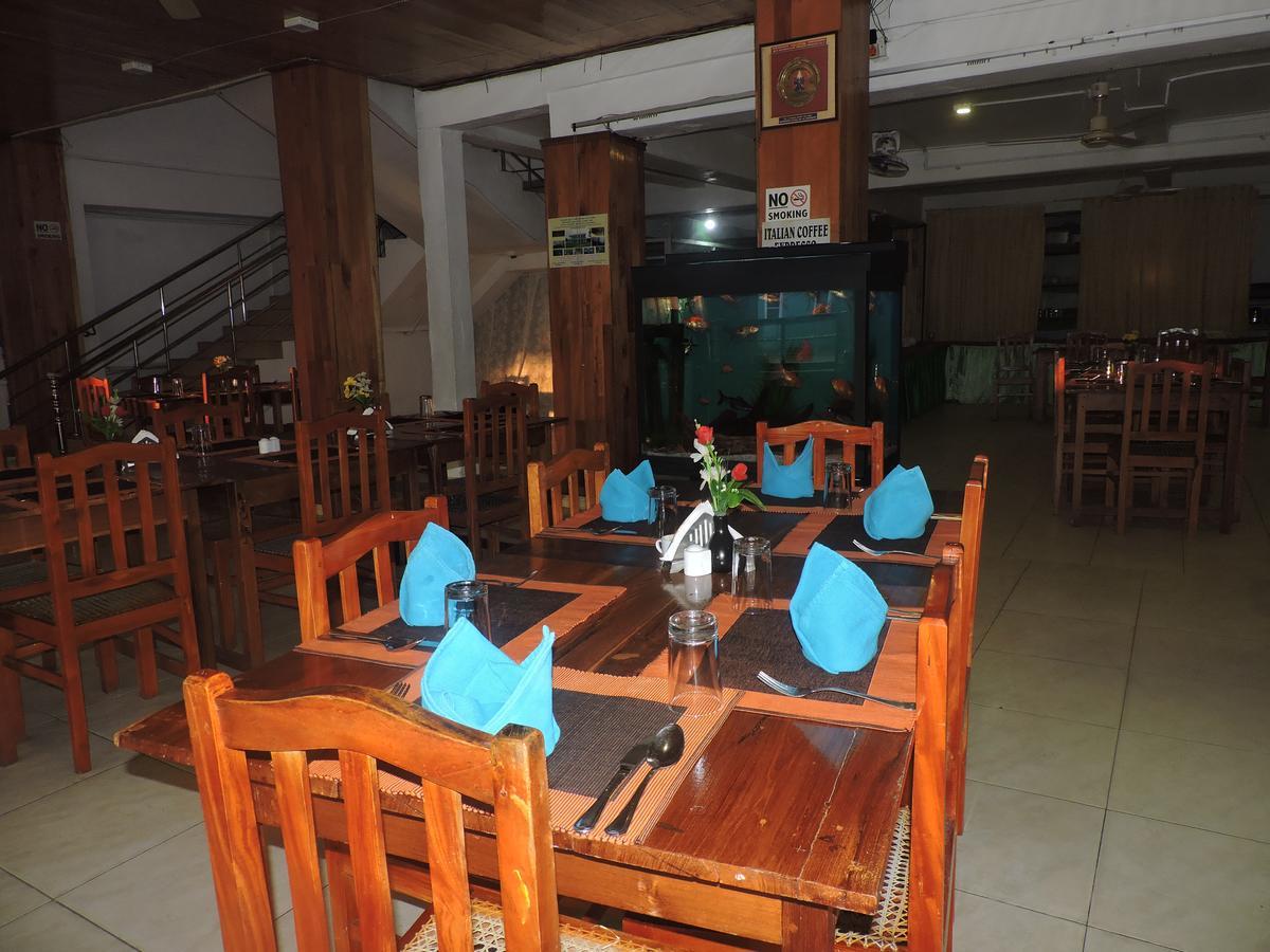 Green Park Beach Hotel ตรินโคมาลี ภายนอก รูปภาพ