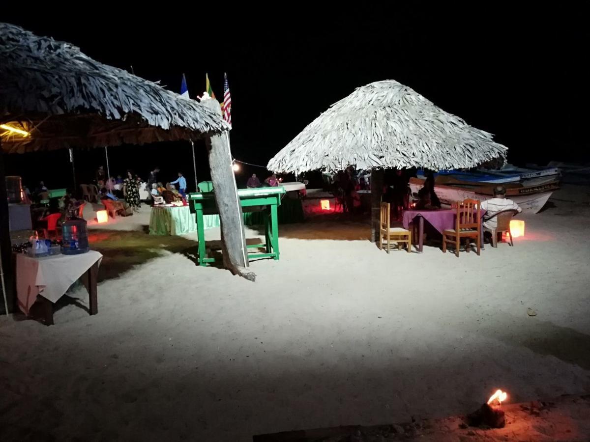 Green Park Beach Hotel ตรินโคมาลี ภายนอก รูปภาพ
