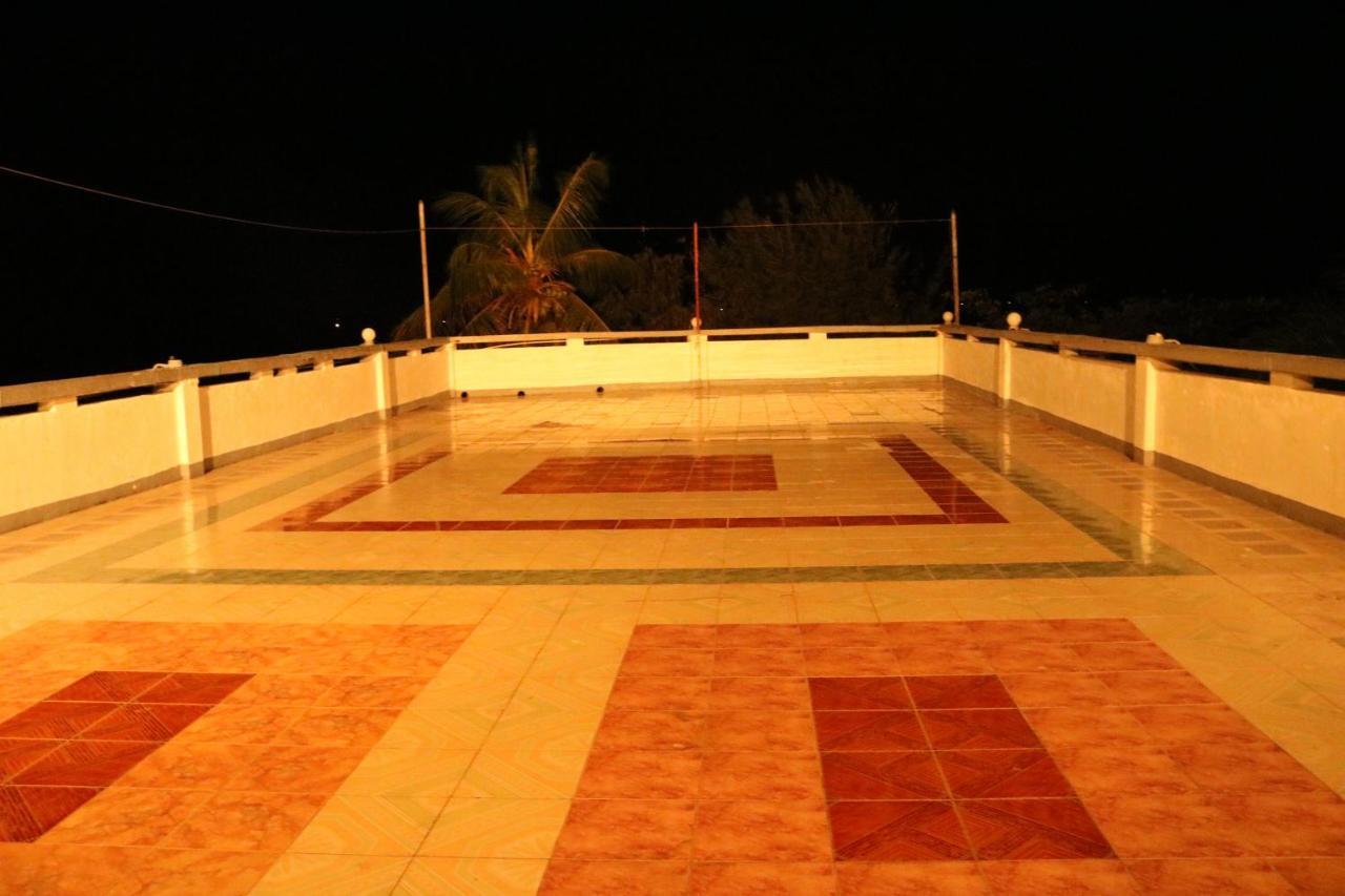 Green Park Beach Hotel ตรินโคมาลี ภายนอก รูปภาพ