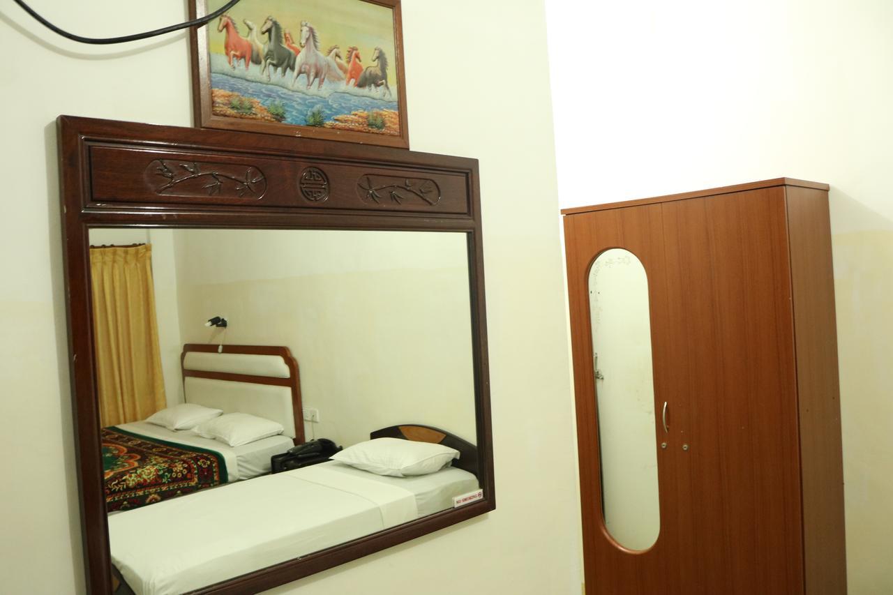 Green Park Beach Hotel ตรินโคมาลี ภายนอก รูปภาพ